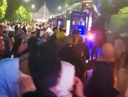 Kedatangan Jemaah Haji Asal Kota Tegal Disambut Haru Keluarga