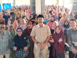 212 Siswa SMK Kerabat Kita Bumiayu Terima Bantuan PIP, Anggota DPR Agung Widyantoro: Jangan Dipakai Beli HP