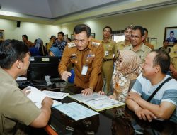 Tinjau Posko SPMB, Ahmad Luthfi Terima Aduan Orang Tua Murid Soal Kendala Pendaftaran