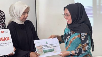 Utusan Khusus Kemenko PM Sambangi Korban Bencana Sirampog Beri Bantuan