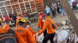Korban Tertimbun Kandang Ayam Ambruk Ditemukan