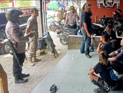 Polisi Tertibkan Anak Punk di Perempatan Terminal Bumiayu