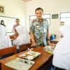 Ahmad Luthfi Pantau Langsung Penerimaan Siswa Jalur Kemitraan di Temanggung