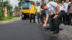 Jalan Parakan-Patean yang Dikeluhkan Diaspal Ulang Setelah 15 Tahun