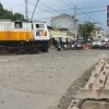 Perbaikan Jalur Rel di Perlintasan Jalan AR Hakim Tegal Rampung Hari Ini