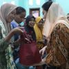 Bupati Paramitha Menyalurkan Paket Makanan Bergizi, Komitmen Tekan Angka Stunting