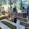 Polwan Polres Tegal Ziarah dan Tabur Bunga di TMP Pura Kusuma