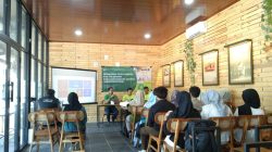 Tim PKM UMUS dan Weskini.id Sosialisasi Pengelolaan Sampah