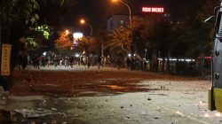 Malam ini Kota Brebes Masih Mencekam, Massa Terkonsentrasi di Depan DPRD dan Mapolres