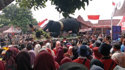 Semarak Karnaval Di Desa Pangkah, Warga Tampilkan Patung Raksasa Macan Kumbang Hingga Atraksi Tari Jaranan