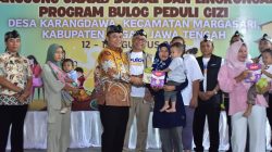 125 Balita Risiko Stunting di Margasari Dapat Bantuan Beras Fortivit dan Susu Formula