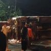 Bus Rombongan Hajatan Tabrak Truk Batu Bara di Tikungan Balekambang Brebes, Lalu Lintas Macet 2 Jam