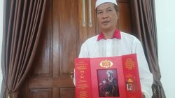 Dedy Yon Menikah, Budayawan Tegal Hadiahkan Puisi ‘Keris Tegal Slongsong Solo’