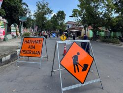 Perbaikan Jalan KH. Wahid Hasyim Slawi Mulai Dikerjakan, Dianggarkan Rp1,58 M