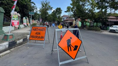 Perbaikan Jalan KH. Wahid Hasyim Slawi Mulai Dikerjakan, Dianggarkan Rp1,58 M