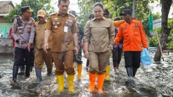 Gubernur Ahmad Luthfi Tinjau Korban Banjir di Genuk, Pastikan Bantuan Tersalurkan Tepat