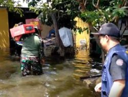 Aduan Warga Langsung Direspons, Bantuan Gubernur Tiba di Tengah Banjir Semarang