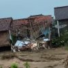 Update Banjir Bumiayu : Ratusan Rumah di Kalierang Terendam, Tiga Rumah Roboh dan Satu Mobil Terseret Arus