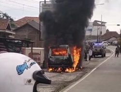 Minibus Baru Keluar dari SPBU Linggapura Brebes Mendadak Terbakar, Dua Orang Alami Luka Bakar