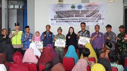 Bupati Brebes Salurkan Bantuan Gubernur Rp 915 Juta untuk Penanganan Tanah Bergerak di Sridadi