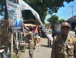 Satpol PP Sikat Ratusan Reklame Ilegal, Wajah Kota Jadi Lebih Segar!