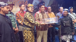 Ribuan Warga Sambut Kembalinya Tujuh Fosil ke Museum Semedo