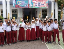 Penuh Prestasi, MI HIFAL Borong Piala dan Penghargaan Berbagai Ajang