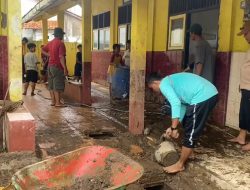 Dua SD di Bumiayu Brebes Diliburkan Usai Terendam Banjir, Lumpur Setebal 30 Cm Penuhi Kelas