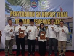 Bupati Tegal Lantik Dua Anggota Dewas Perumda Air Minum Tirta Ayu