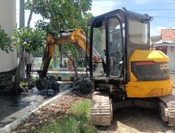 Tindak Lanjut Monitoring Wali Kota, DPUPR Mulai Keruk Saluran Tersier Muarareja