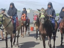 MI Luqman Al Hakim Slawi Ajarkan Pelajaran Berkuda