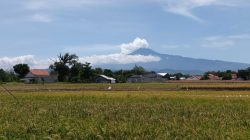 Hati-hati Bagi Warga di Lereng Gunung Slamet, Status Naik Jadi Waspada
