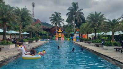 Menikmati Wisata Alam dan Kuliner di Teras Padi Brebes