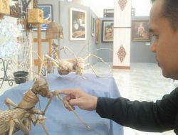 Coba Tebak, Kerajinan Siswa SMK 2 Adiwerna Ini, Berbahan Apa?