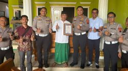 Dedikasi Bantu Kinerja Polisi, Ridhohul Khukam Terima Penghargaan dari Kapolres Brebes