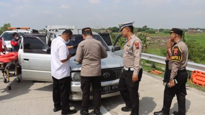 4 Orang Ditemukan Meninggal Dalam Mobil di KM 284 Tol Pejagan-Pemalang