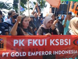 Ribuan Buruh di Brebes Demo di KPT, Ini Tuntutannya
