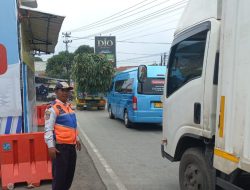 Jelang Libur Nataru, Arus Lalu Lintas di Pasar Linggapura Brebes Masih Lancar