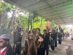 Ribuan Santri Ponpes Sunan Giri Gelar Karnaval Budaya