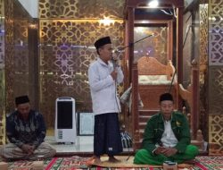 Peringatan Isra Miraj, Ratusan Jamaah Padadi Masjid Jam