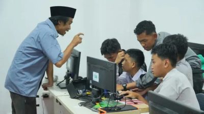 Tingkatkan Kompetensi Santri di Bidang Sains, Tazakka Gelar Pelatihan Robotik