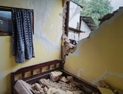 Hujan Deras Picu Retakan Tanah di Plompong Brebes, 12 Rumah Rusak 