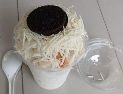 Olahan Durian Jadi Favorit, Es Durian Ramai Diburu Warga