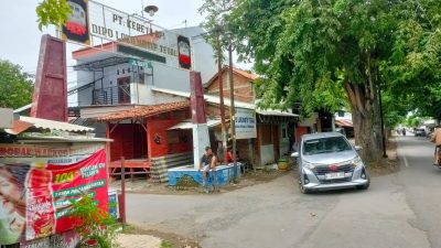 Menanti Kebijakan PT KAI, Warga Panggung Cemas Rumah Segera Dibongkar