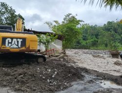 Sungai Keruh Brebes Kembali Meluap, Normalisasi Terhenti Akibat Arus Deras