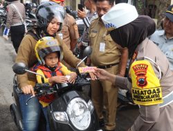 Satlantas Polres Tegal Edukasi Pengendara Lewat Aksi Humanis