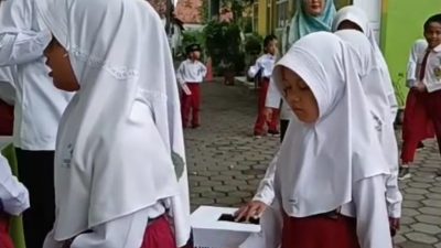 Siswa MI Maarif NU Kertayasa Galang Donasi Untuk Padasari