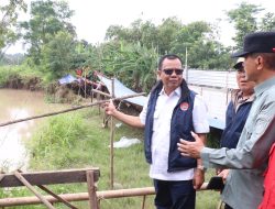 Wabup Wurja Keliling Pastikan Tanggul Kritis Tertangani