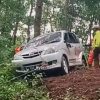 Rem Blong, Avanza Terperosok di Turunan Simpur Gunung Lio Salem Brebes