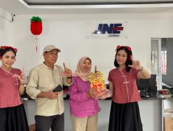 Rayakan Imlek 2026, JNE Bagi-Bagi Angpau Bagi Pelanggan Setia